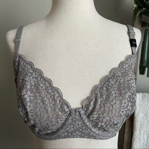 🌸 Victoria’s Secret Unlined Demi